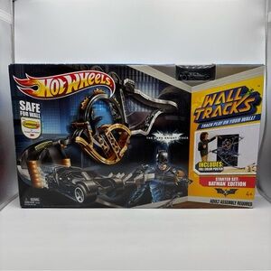 Hot Wheels Wall Tracks Starter Set – Batman Dark Knight Edition Brand New Seale